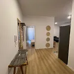 Thyamis Tirana