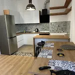 Thyamis Tirana