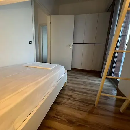 Thyamis Apartamento *