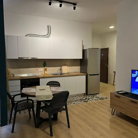 Thyamis Apartman Tirana