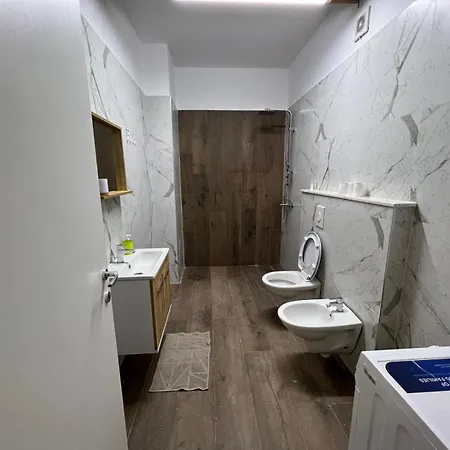 Thyamis Apartamento